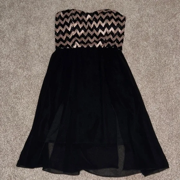 Windsor Dresses | Black and Gold Chevron Dress | Color: Black/Gold | Size: M | Kristincolleen's Closet